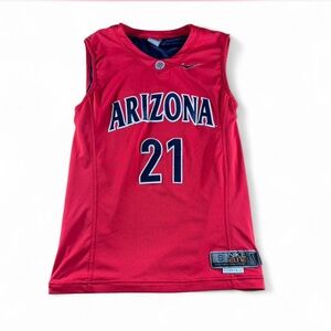 Y2K Nike red Arizona Wildcats basketball jersey Size S.